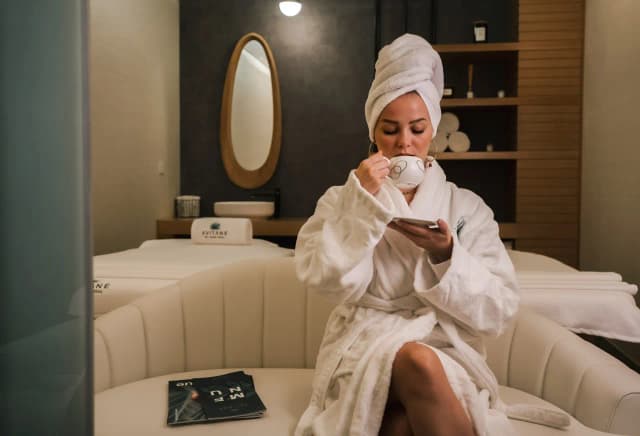 Jak się ubrać do spa w hotelu, aby czuć się komfortowo i stylowo Jak się ubrać do spa w hotelu, aby czuć się komfortowo i stylowo