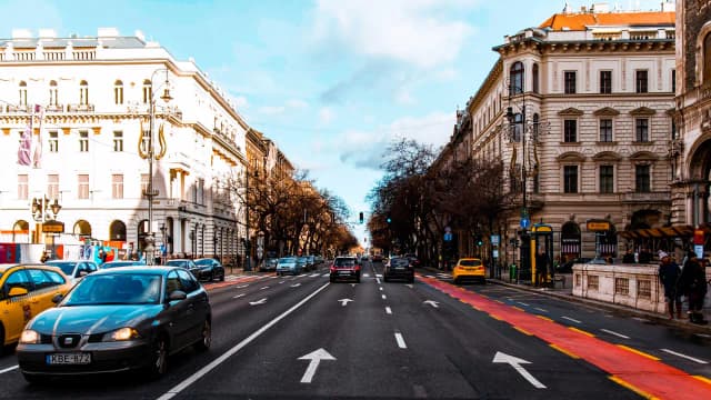 Jaka jest waluta w Budapeszcie? Uniknij kosztownych błędów w podróży Jaka jest waluta w Budapeszcie? Uniknij kosztownych błędów w podróży