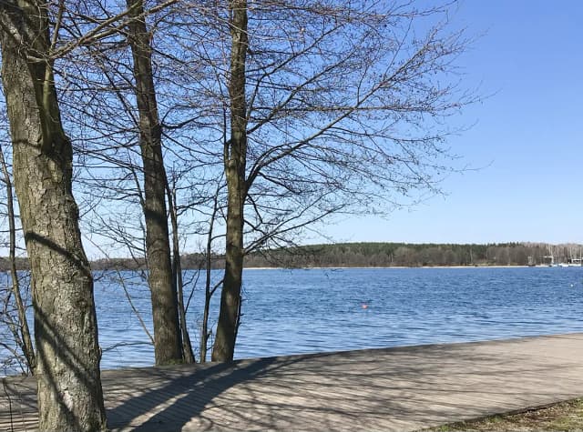Najpiękniejsze jeziora w Olsztynie: atrakcje, plaże i rekreacja nad wodą Najpiękniejsze jeziora w Olsztynie: atrakcje, plaże i rekreacja nad wodą