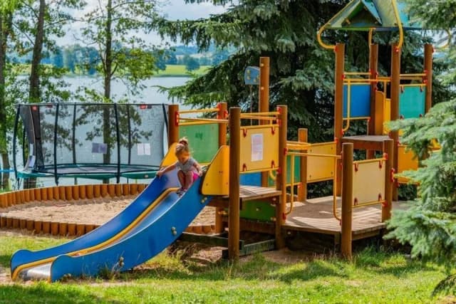 Atrakcje Mikołajki dla dzieci – najlepsze miejsca na rodzinne przygody Atrakcje Mikołajki dla dzieci – najlepsze miejsca na rodzinne przygody