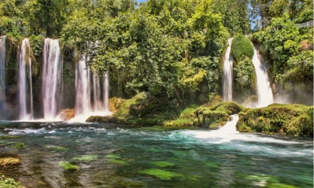 Antalya atrakcje w okolicy, które zaskoczą każdego turystę Antalya atrakcje w okolicy, które zaskoczą każdego turystę