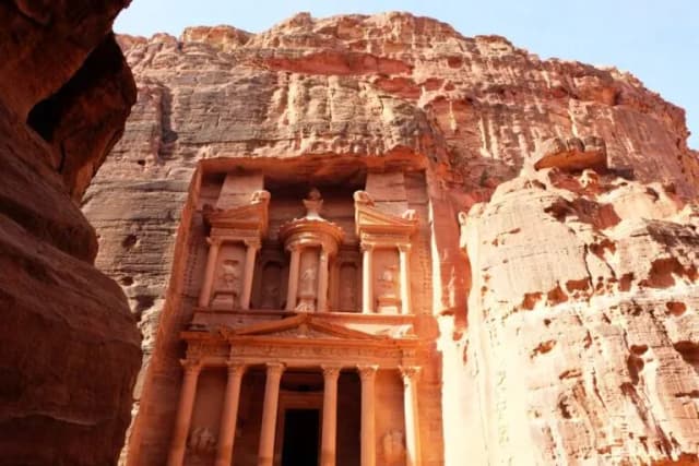 Jordania kiedy jechać: uniknij tłumów i ciesz się idealną pogodą Jordania kiedy jechać: uniknij tłumów i ciesz się idealną pogodą