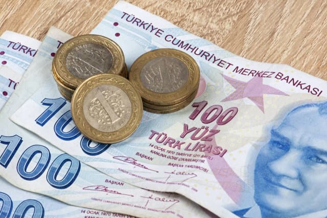 Jaka waluta obowiązuje w Turcji? Sprawdź, co musisz wiedzieć! Jaka waluta obowiązuje w Turcji? Sprawdź, co musisz wiedzieć!