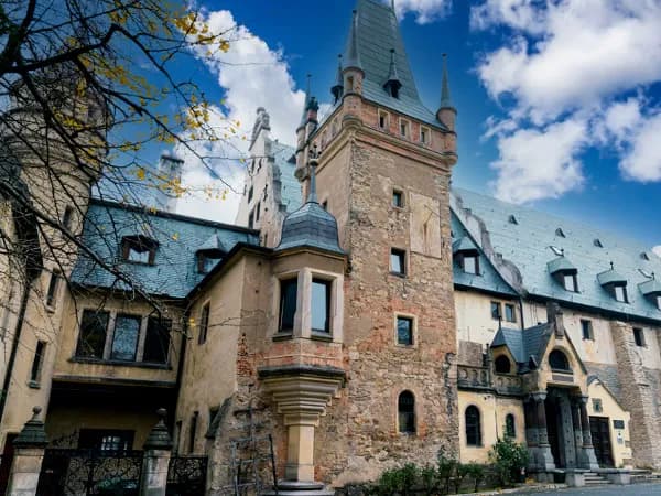 Najlepsze atrakcje w Sobótce: co zobaczyć i gdzie się wybrać na weekend Najlepsze atrakcje w Sobótce: co zobaczyć i gdzie się wybrać na weekend