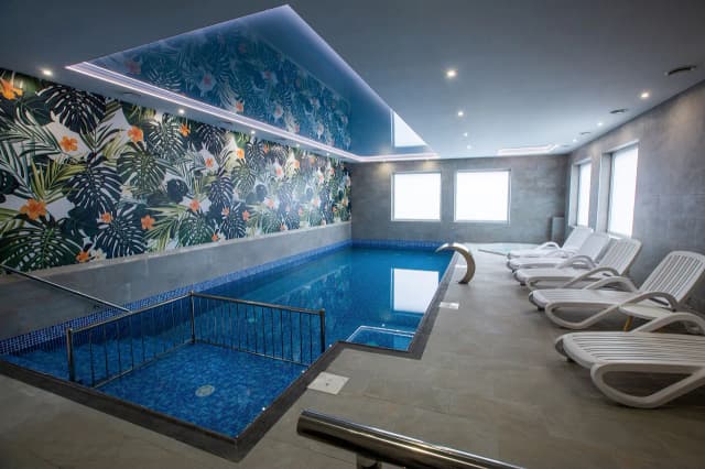 Najlepsze hotele na Jurze z basenem: Relaks i rozrywka dla każdego Najlepsze hotele na Jurze z basenem: Relaks i rozrywka dla każdego