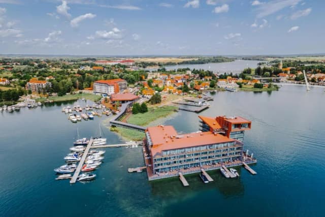 Hotel Ptasia Wyspa: Luksusowy wypoczynek na Mazurach nad jeziorem Hotel Ptasia Wyspa: Luksusowy wypoczynek na Mazurach nad jeziorem