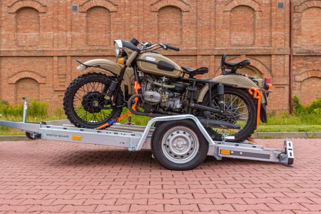 Jak przewieźć motocykl na zwykłej przyczepie bez ryzyka uszkodzeń Jak przewieźć motocykl na zwykłej przyczepie bez ryzyka uszkodzeń