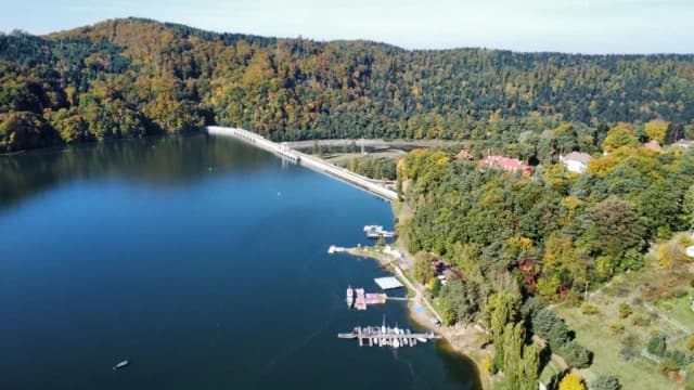 Najlepsze hotele nad Jeziorem Rożnowskim: komfort i relaks Najlepsze hotele nad Jeziorem Rożnowskim: komfort i relaks