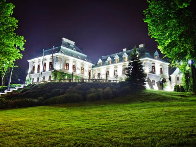 Top 10 hoteli dla dorosłych w Wielkopolsce - Luksus i spokój Top 10 hoteli dla dorosłych w Wielkopolsce - Luksus i spokój